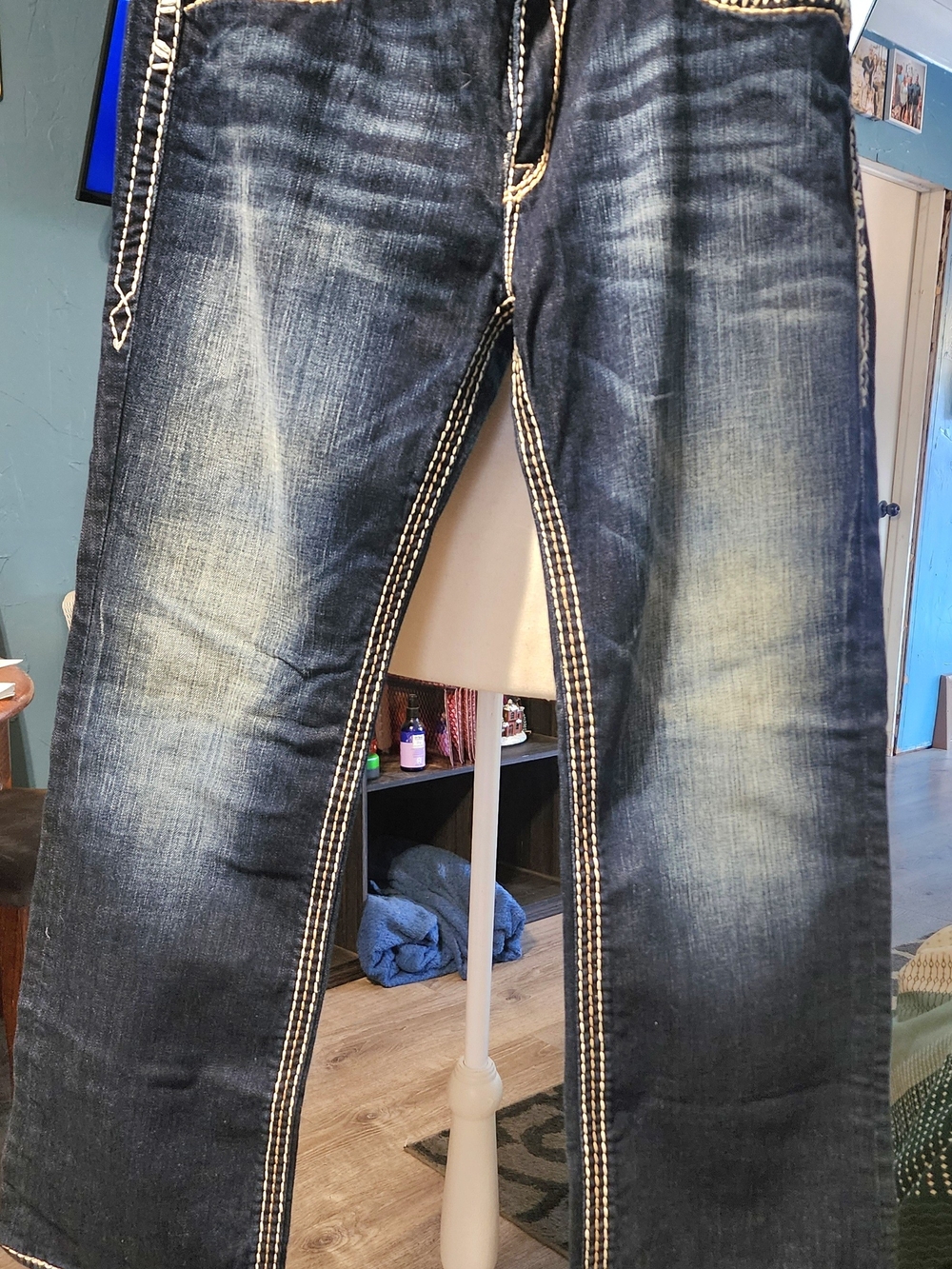 Rock Revival Women's Flared Washed Jeans in Dark Blue with Fading Sz 34x 30